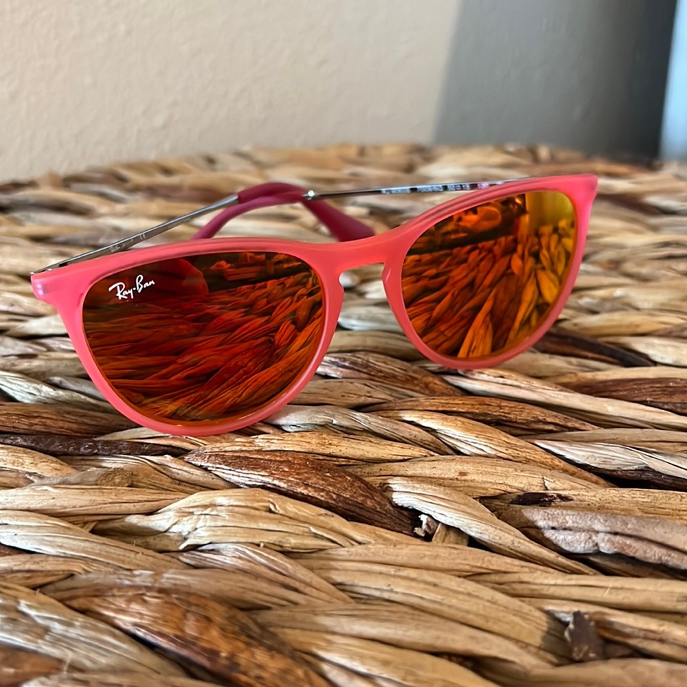 EUC Ray Ban KIDS hot pink sunglasses with pink lenses. RARE